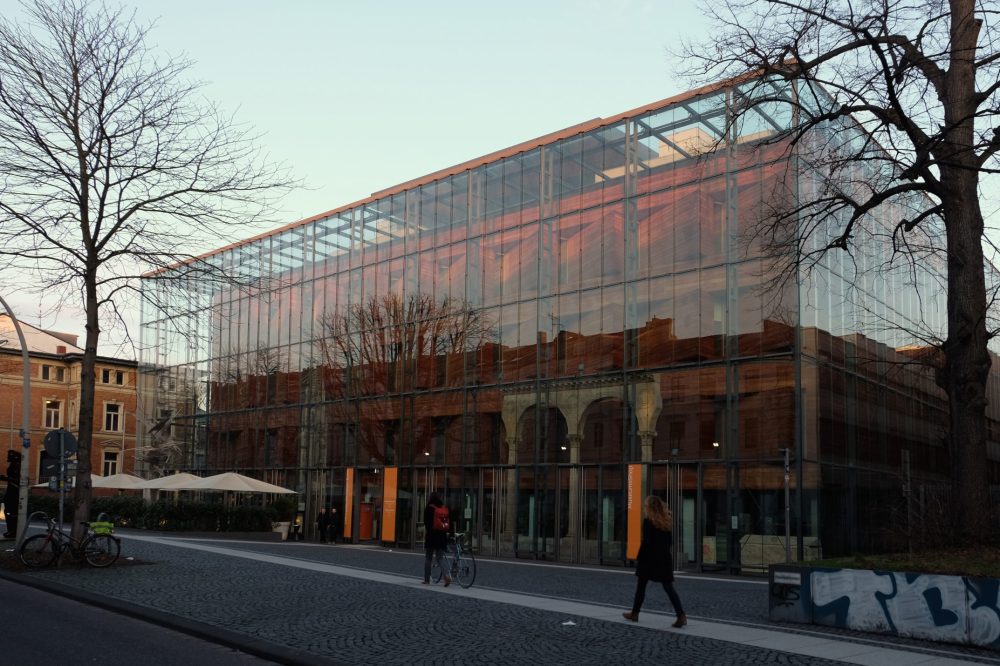 Verglastes Museumsgebäude