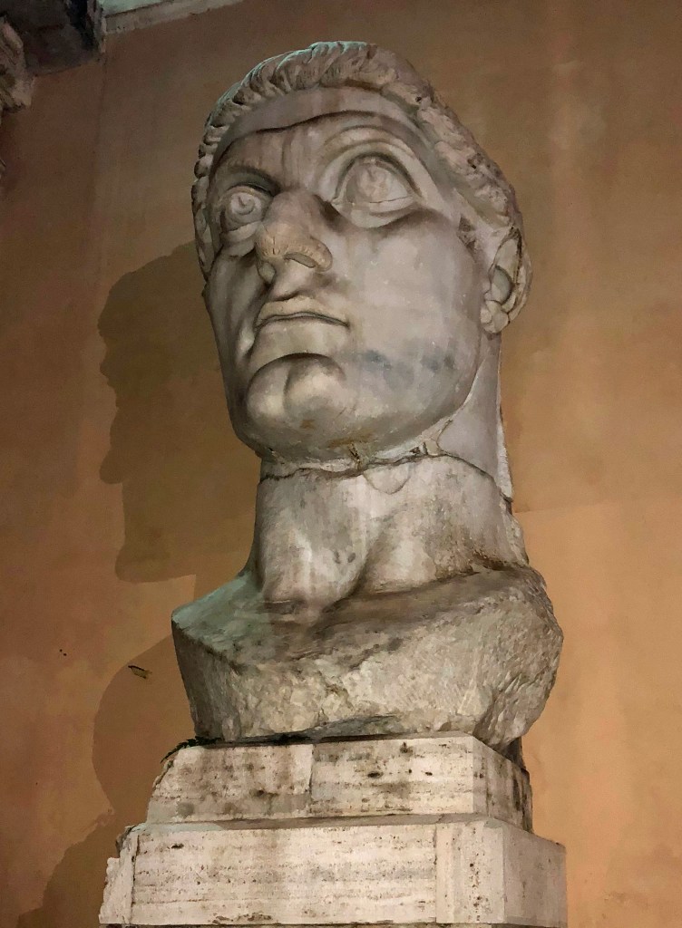 Marmorkopf des römischen Kaisers Konstantin